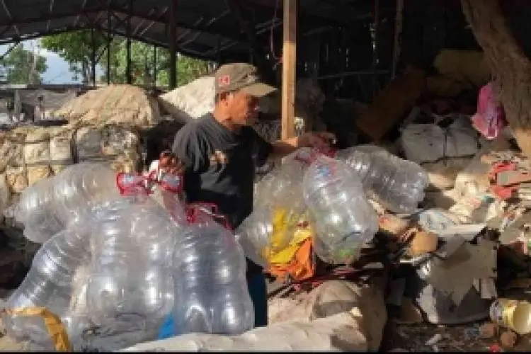 IPI Sebut Galon Bekas Sekali Pakai Tak Menarik Lagi Bagi Pemulung