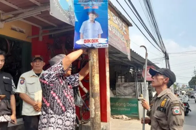 Dikdik Suratno Nugrahawan Turunkan Pamflet Dirinya sebagai Bacalon Wali Kota Cimahi 