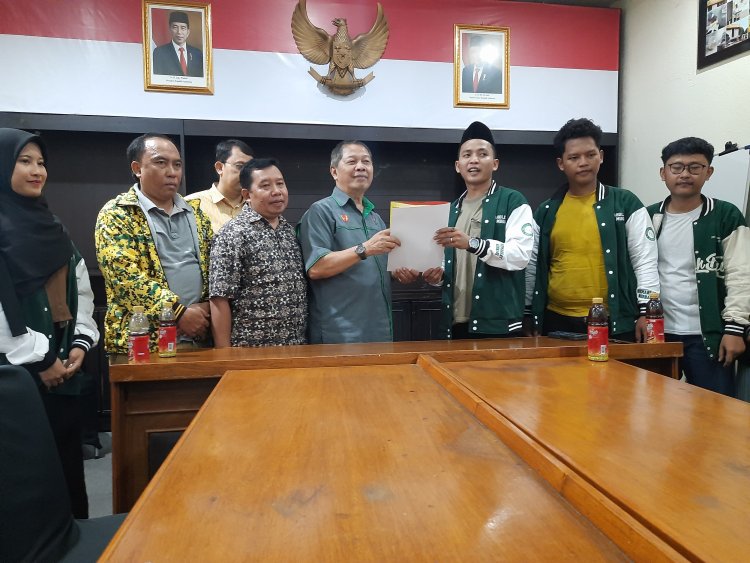 Sambangi DPD Golkar Jabar, Nahdliyin Muda Usulkan Ridwan Kamil-Ono Surono di Pilgub