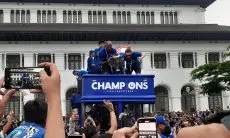 Pawai Persib Bandung Meriah, Bey Machmudin: Kami Minta Maaf Karena Sangat Macet