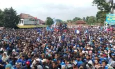 Umuh Muchtar Rayakan Pesta Juara Persib Sekaligus Perayaan Ultah ke-76 di Kediamannya