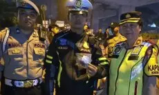 Perwira Satlantas Polresta Bogor Kota Ringkus Pemuda Pembawa Paket Ganja di Jalan Sholeh Iskandar 