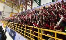 Dukungan Setia Diperlihatkan Suporter Tim Voli BIN pada Ajang Proliga 2024 di Bandung