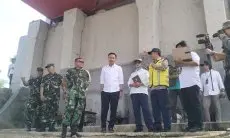 Lautan Sampah di Kolong Jembatan BBS Batujajar, Bey Machmudin Minta Stop Buang Sembarangan