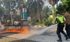 PLN UP3 Depok Gelar Simulasi Penggunaan Alat Proteksi Kebakaran Jelang Idul Adha 2024