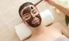 Awet Muda Tanpa Flek dan Kerutan di Usia 40-an? Coba 3 Rahasia Ini dengan Skincare Lokal!
