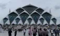 Asyik, Biaya Parkir di Masjid Raya Al Jabbar Sementara Gratis 