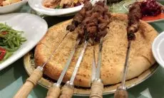 Cara Hilangkan Bau Menyengat Daging Kambing, Masak Sate Dijamin Empuk Pakai Resep Devina Hermawan Ini