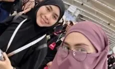 Bagikan Momen Lempar Jumrah, Netizen Salfok ke Wajah Ria Ricis yang Memar