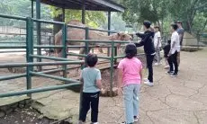 Libur Idul Adha 1445 H, Bandung Zoo Ramai Dikunjungi Wisatawan Luar Daerah