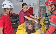 Bikin Geger Pengguna Jalan, Basarnas Evakuasi ODGJ Melompat dari Jembatan Setinggi 250 Meter