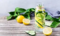5 Minuman yang Wajib Dikonsumsi Usai Makan Daging Kurban untuk Hempaskan Lemak Berlebih