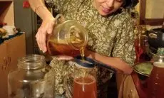 Sensasi Segar Manis dan Sehat dalam Segelas Es Combucha Apel Penurun Kolesterol