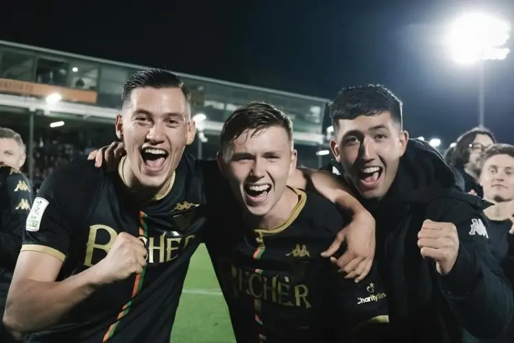 Pemain Indonesia, Jay Idzas Resmi Akan Bermain di Liga Italia Musim Depan