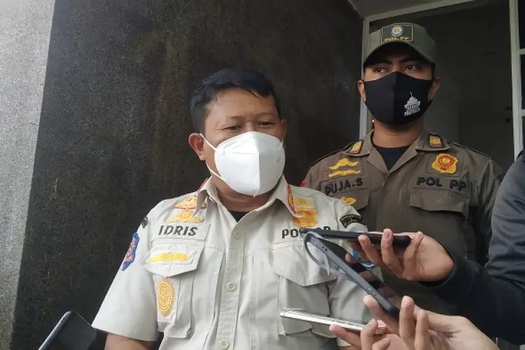 Satpol PP Kota Bandung Minta Pedagang Hewan Kurban Tidak Berjualan di Trotoar 