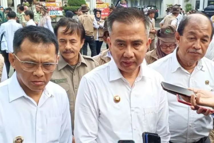 Bey Machmudin Jamin PPDB SMA Transparan