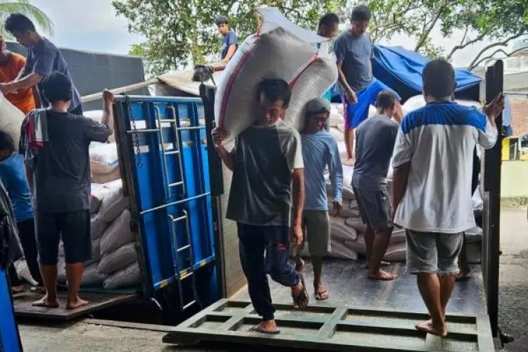 Lampaui Target, Bulog Jabar Sejauh Ini Mampu Serap Beras Petani 185 Ribu Ton