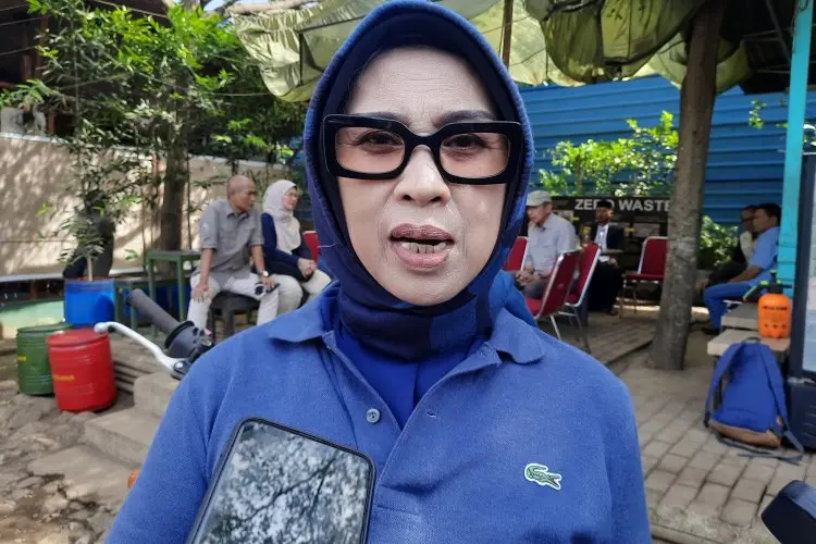 Cegah Pembuangan Limbah Industri, DLH Jabar Kerahkan PPLH Patroli Sungai Citarum