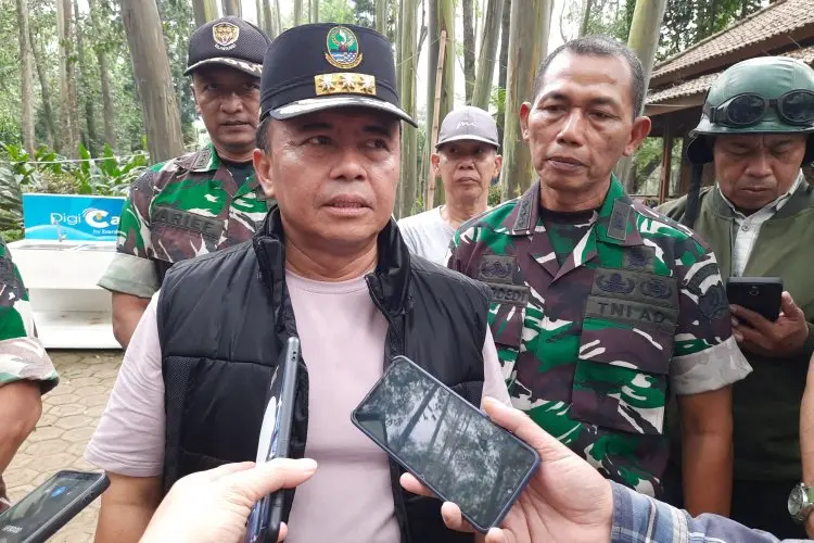 Limbah Peternak Jadi Masalah di KM 0 Sungai Citarum