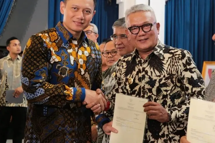 Pemkot Bandung Deklarasikan Diri Sebagai Kota Lengkap Sertifikat Tanah