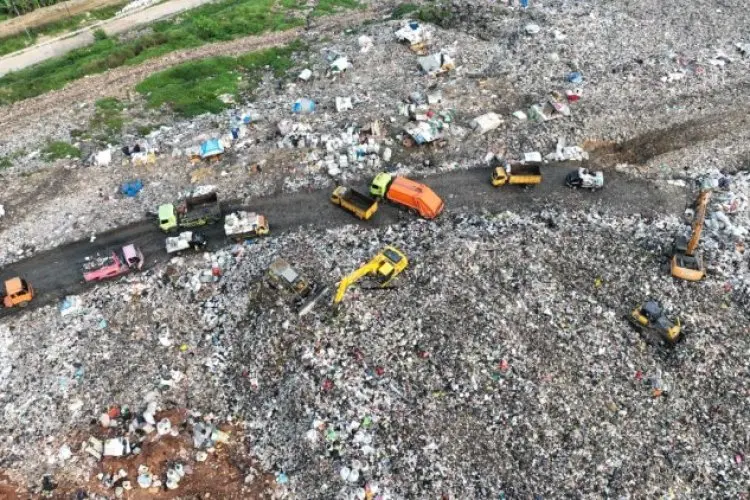 TPAS Sarimukti Kembali Darurat, Bey Machmudin Ingatkan Bandung Raya Rem Produksi Sampah