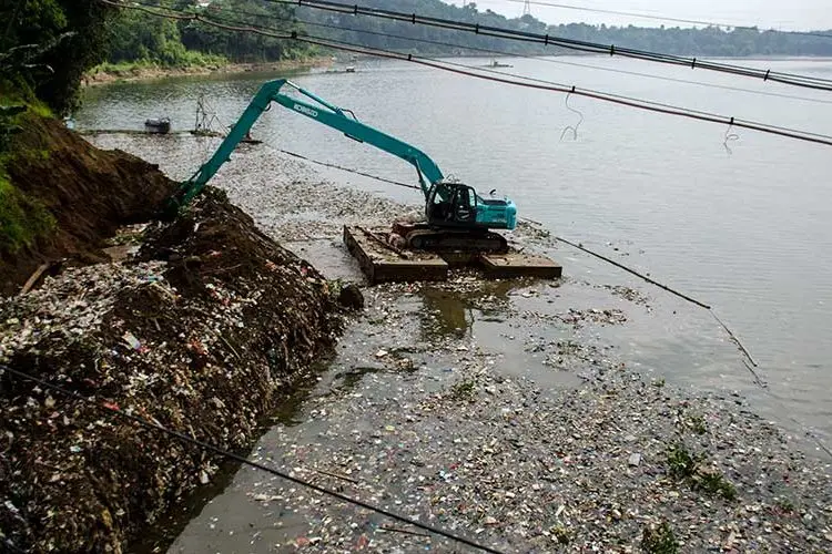 Ingin Pantau Sungai Citarum di Darat dan Udara, Pemprov Jabar Pasang CCTV