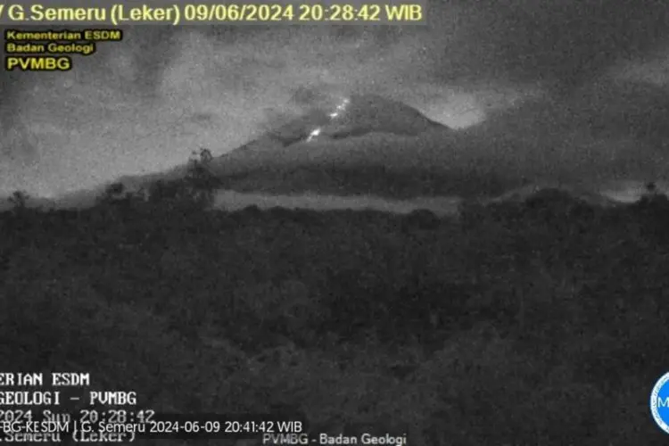 Semeru Erupsi, 60 Pendaki Tertahan di Ranu Kumbolo