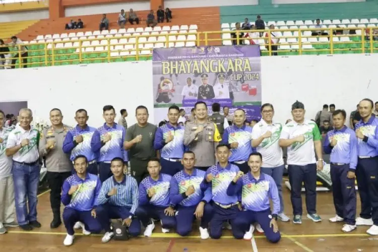 Sambut Hari Bhayangkara ke-78 Polresta Bandung Menggelar Turnamen Bola Voli