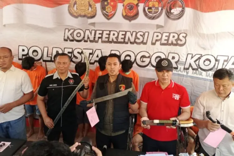 Amankan 5 Orang Pelaku Tawuran, Satreskrim Polresta Bogor Kota Buru Admin Medsos Kelompok yang Kerap Tawuran