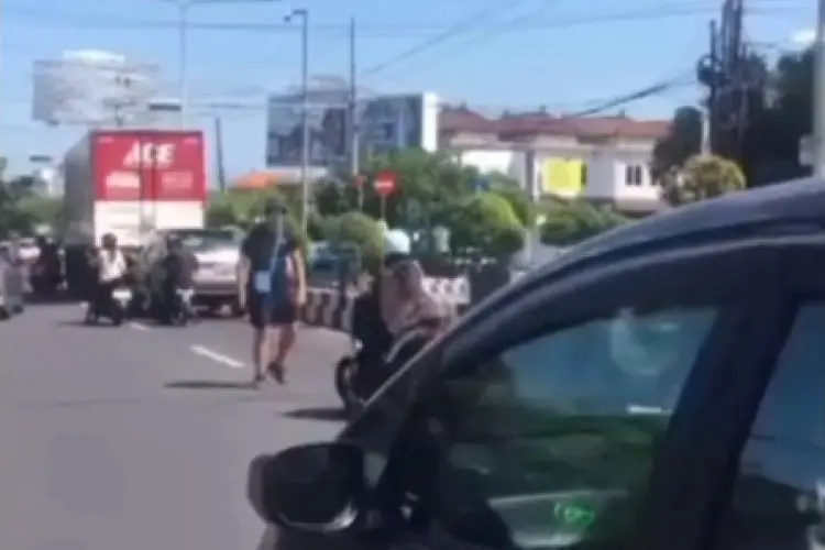 Viral WNA di Bali Ngamuk hingga Serang Pengendara yang Melintas