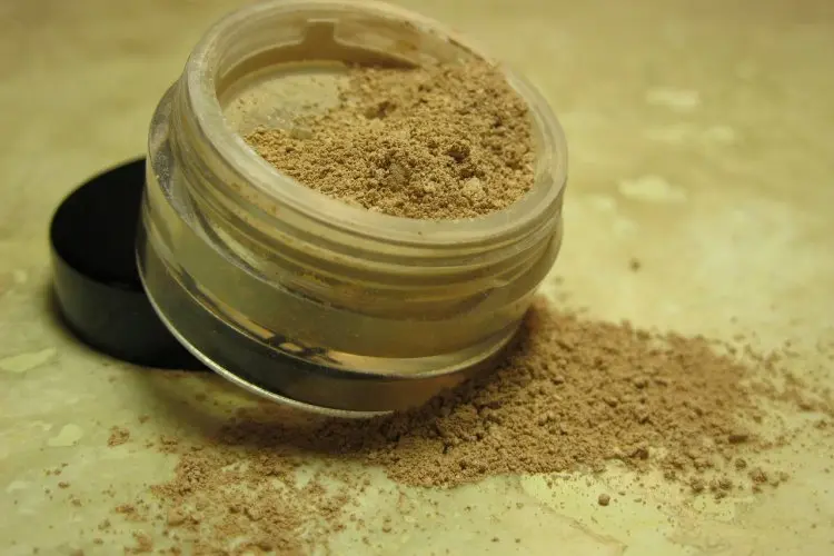5 Rekomendasi Foundation Terbaik untuk Makeup Natural Sehari-hari