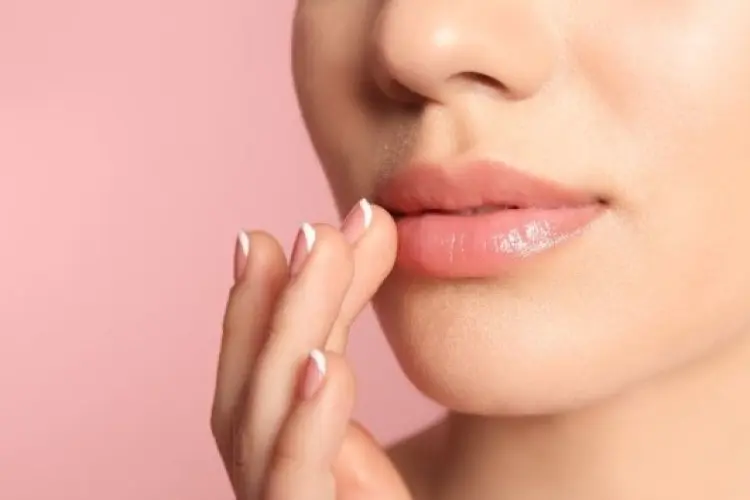 Rahasia Bibir Pink! Pakai 3 Scrub Buatan Rumah yang Efektif untuk Melembutkan dan Melembabkan