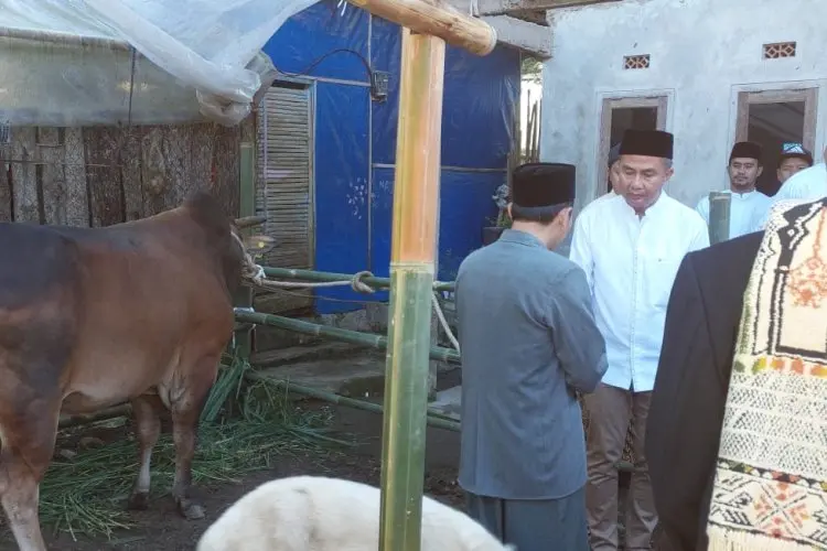 Usai Salat Iduladha, Bey Machmudin Dapati Kondisi Warga yang Tak Terperhatikan di Kawasan Wisata Lembang