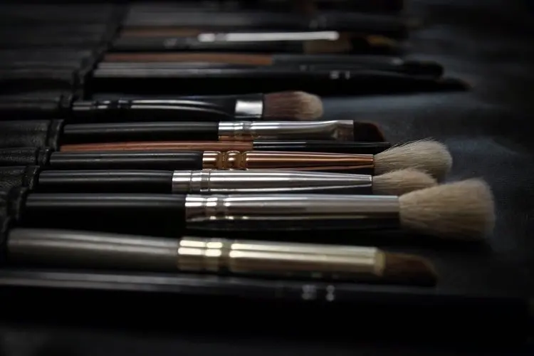 Alis On Fleek: Hindari Kesalahan Fatal Ini Saat Pakai Concealer!