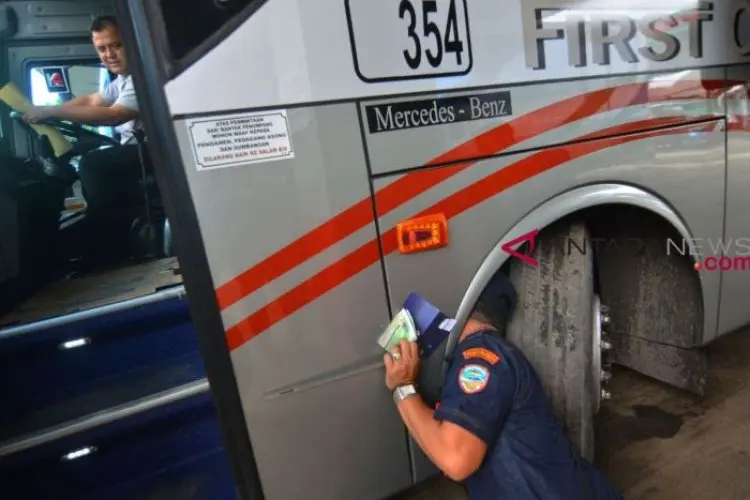 Antisipasi Kecelakaan, Polisi Rutin Gelar Ramp Check Bus Wisata