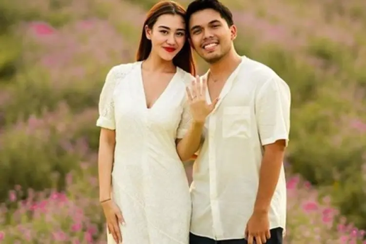 Selamat! Thariq Halilintar dan Aaliyah Massaid Umumkan Tanggal Tunangan