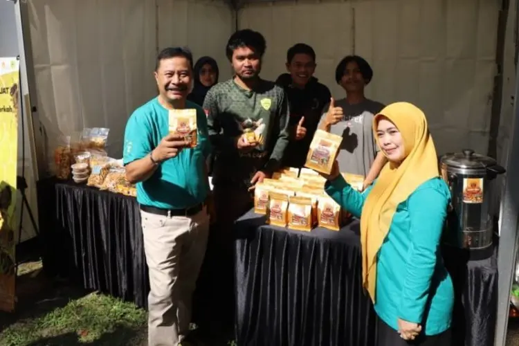 Dishut Jabar Gelorakan Pasar Leuweung Tingkatkan Ekonomi Petani