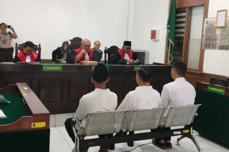 Kasus Korupsi SMAN 10 Bandung Masuk Meja Hijau, Tiga Terdakwa Jalani Sidang