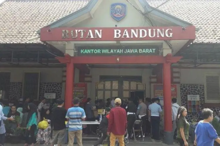 Petugas Rutan Bandung, Amankan Kontrasepsi Berisi Obat-obatan Terlarang Dari Pengunjung