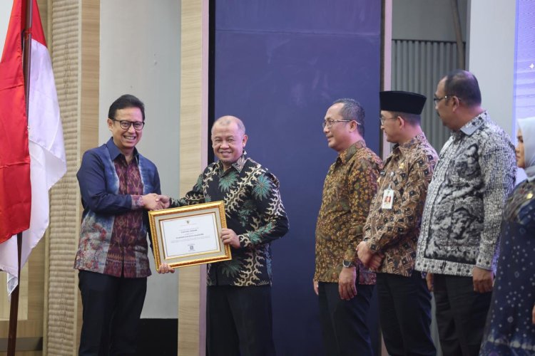Kota Bandung Raih Penghargaan Tertinggi Kawasan Tanpa Rokok Pastika Parama