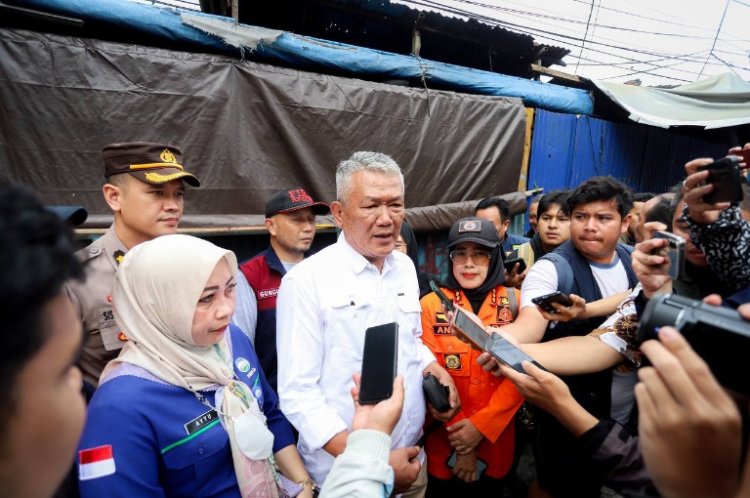 Pj Wali Kota Bandung Pastikan Ganti Kerugian Warga Pasca Pipa Air Pecah Milik Perumda Tirtawening