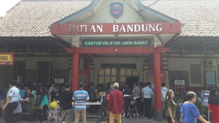 Petugas Rutan Bandung, Amankan Kontrasepsi Berisi Obat-obatan Terlarang Dari Pengunjung