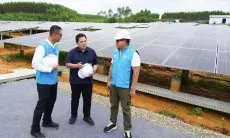 Tinjau PLTS PLN, Erick Thohir Pastikan Peringatan HUT RI di IKN Gunakan Listrik Hijau