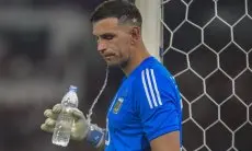 Rahasia di Balik Kehebatan Emiliano Martinez Mentahkan Tendangan Penalti Lawan