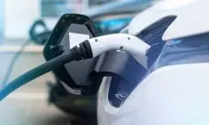 Pabrikan Mobil Rusia Luncurkan Mobil Hybrid Domestik Pertama I-Space
