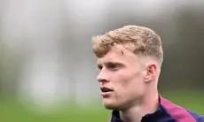 Everton Ogah Lepas Jarrad Branthwaite ke Manchester United
