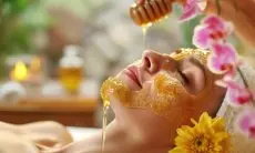 5 Masker Wajah Madu DIY, Rahasia Ajaib untuk Kulit Lembut dan Bersinar