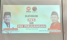 Dua Bacakada Temani Silaturahmi PDIP dan PKS di Bandung