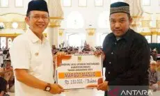 Pemkab Bekasi Salurkan Bantuan  1.946 Imam dan Marbot Masjid