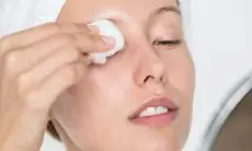 Berkacamata? Jangan Khawatir! Panduan Makeup Lengkap untuk Menunjang Penampilanmu yang Lebih Cantik dan Percaya Diri